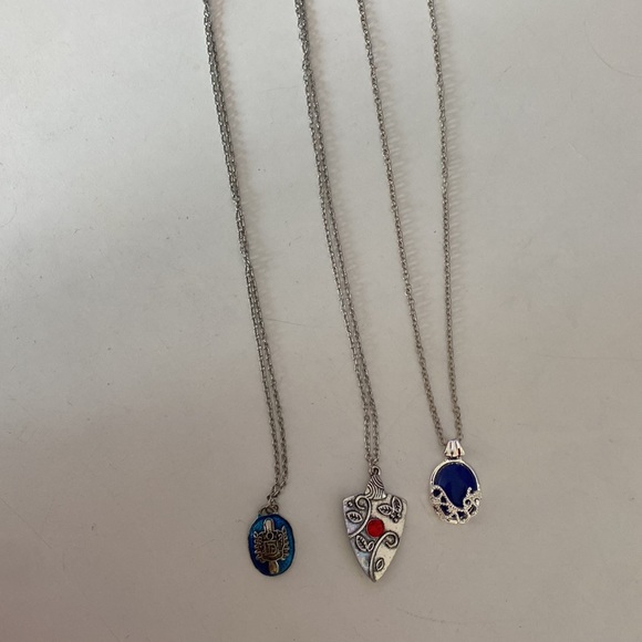Vampire Diaries Jewelry Set - Picture 2 of 3